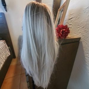 Blonde wig..with roots